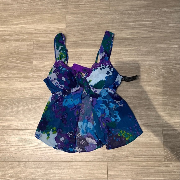 Gorgeous Y2K floral top - Picture 2 of 3